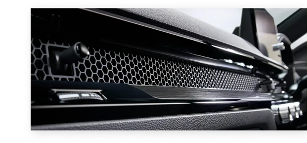 CR-Vの運転席周り：視界を遮らない水平基調のインパネと精緻なハニカムメッシュデザイン