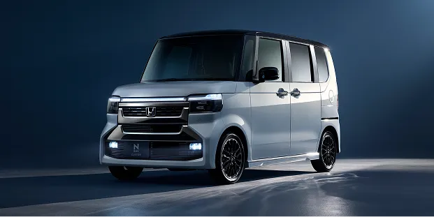N-BOX CUSTOM 前面